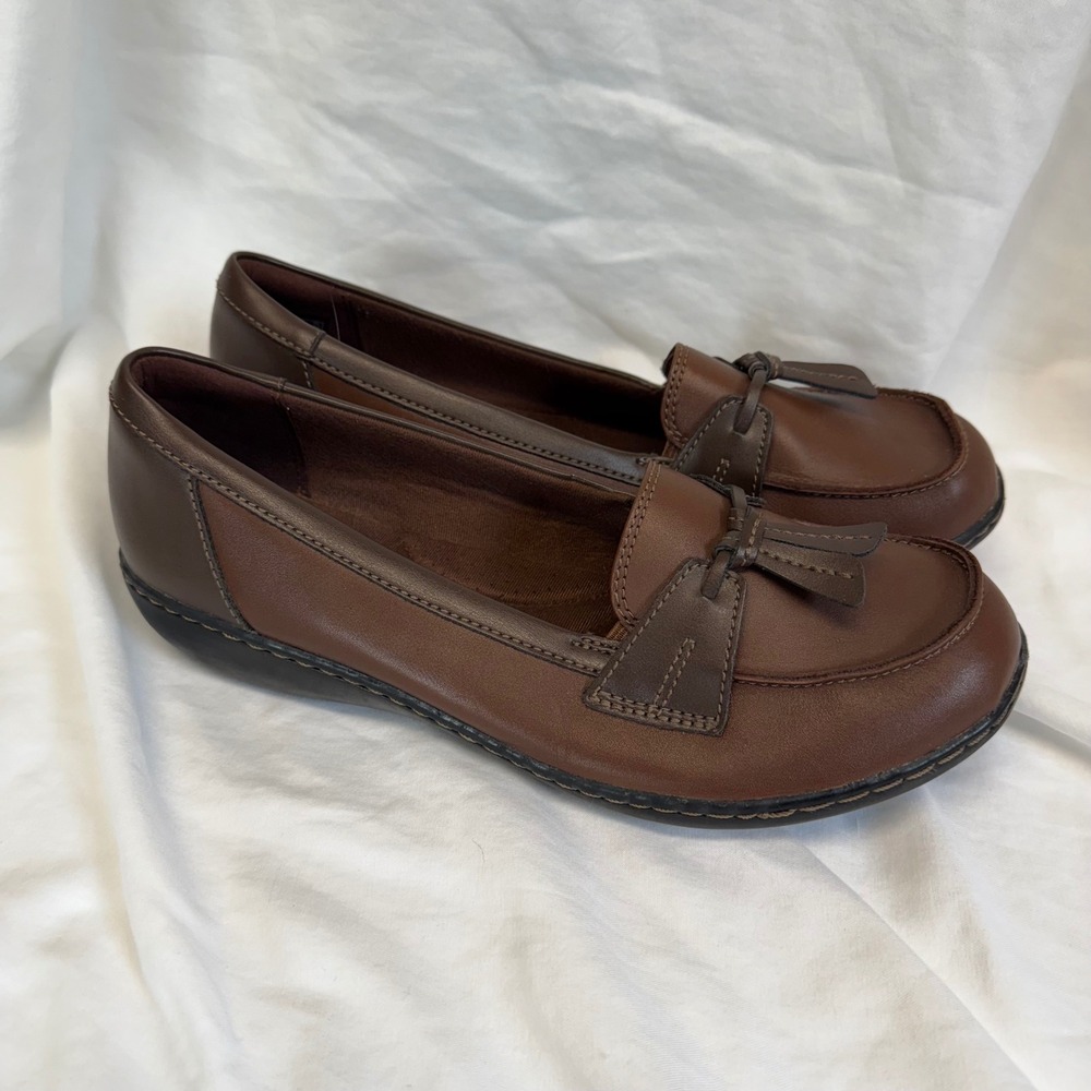 Clarks Brown Leather Tassel Loafers Womens Slip On Shoes Comfort Size 8.5 M